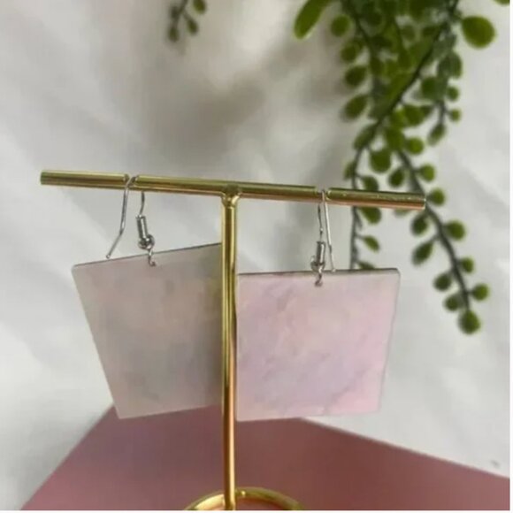 ⭐️❤️FREE Window Stained Glass Tapestry Floral Chic Glam Art Artsy Drop Earrings - Picture 2 of 5